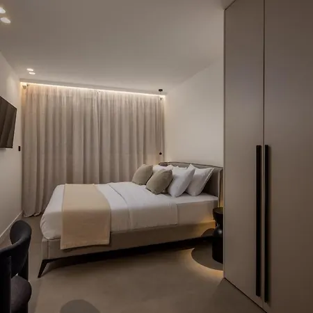 Beautifully Brand New In * 스플리트