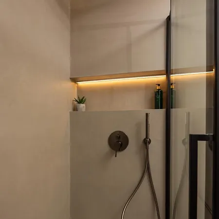 Beautifully Brand New In Apartment Split